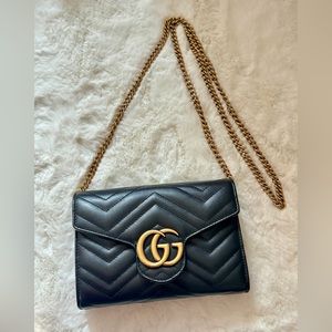 Gucci GG MARMONT MINI Crossbody Bag Pristine Condition